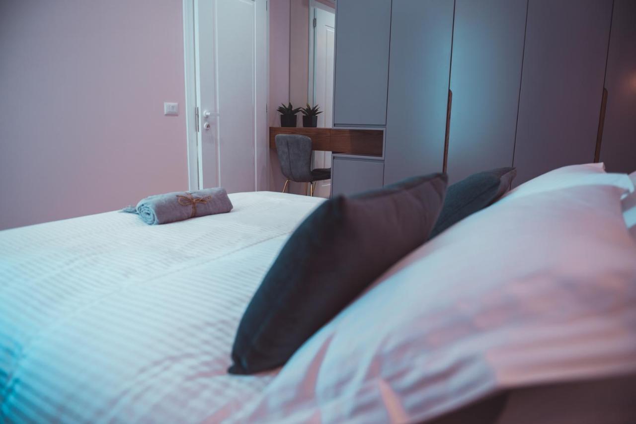 Tam Skanderbeg Square City Center Apartment No2