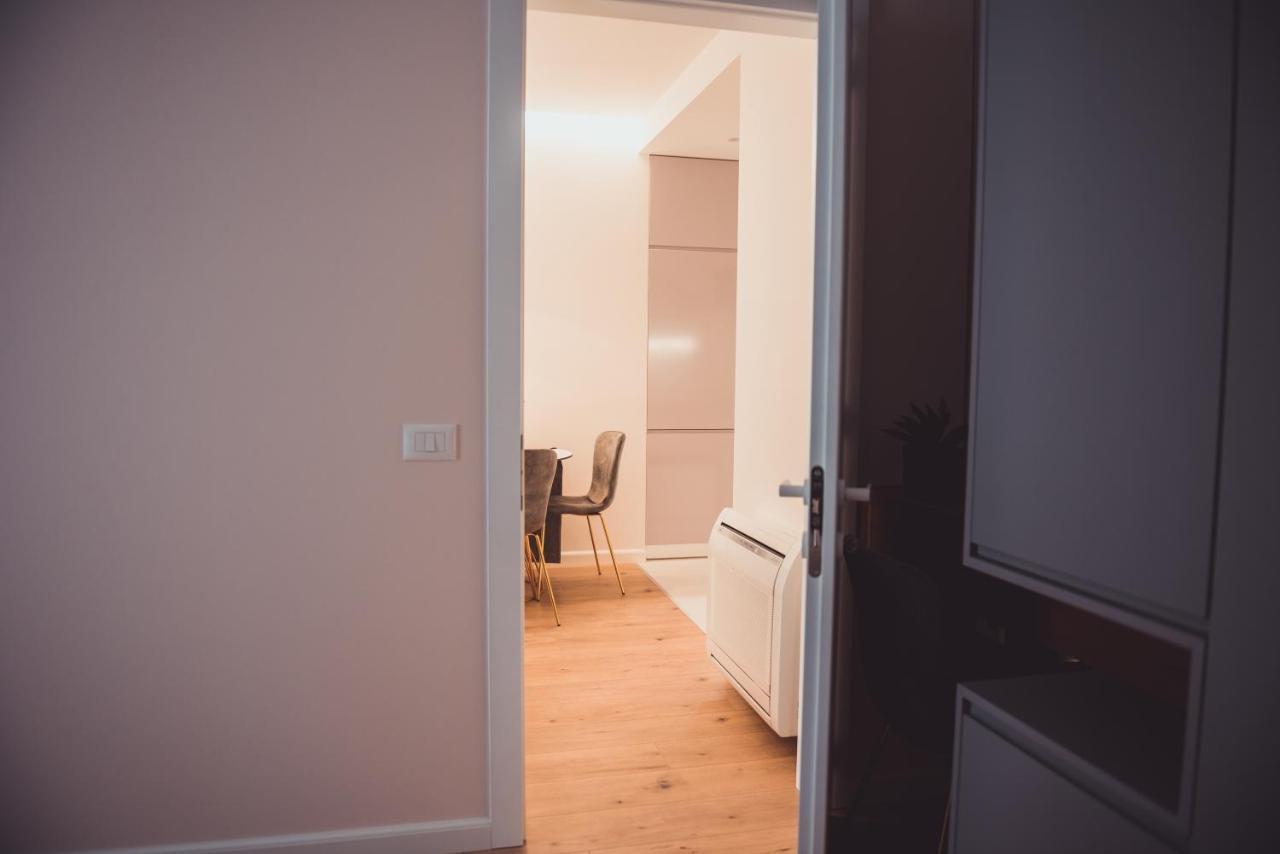 Tam Skanderbeg Square City Center Apartment No2 Tirana
