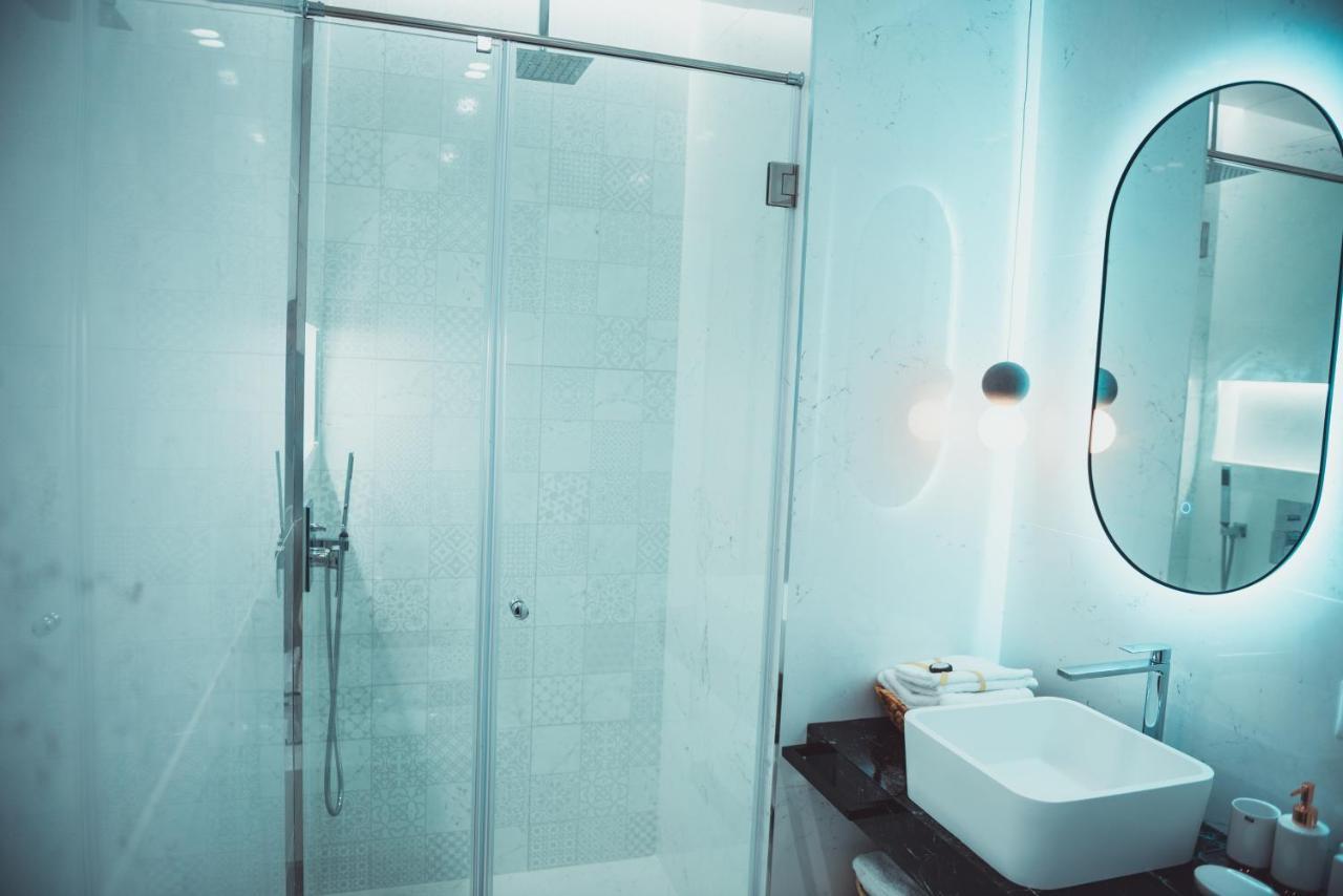 Tam Skanderbeg Square City Center Apartment No2 * Тирана
